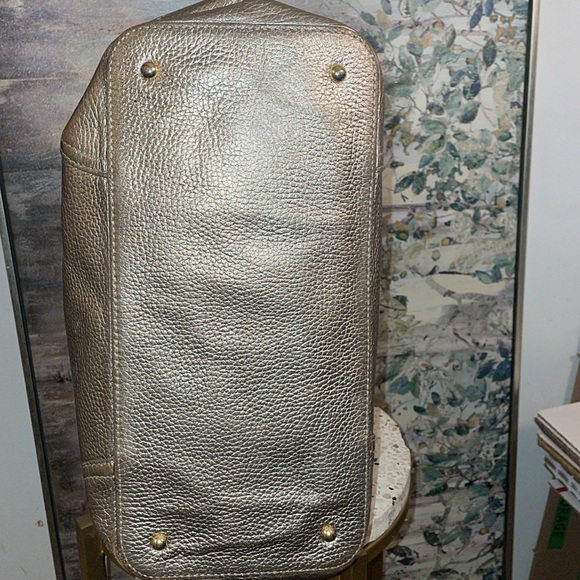 Ralph Lauren Bag COLOR IS A METALLIC TYPE OF COLOR CLOSE TO GOLD - Picture 4 of 6